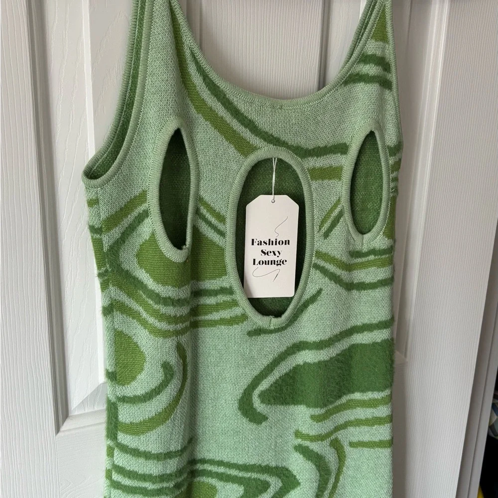 Green Patterned Sleeveless Dress - Picture 4 of 4